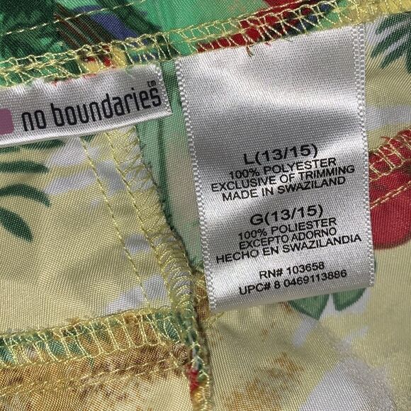 VGT surfer large floral print Hawaiian swim shorts. Size Large - Picture 8 of 8